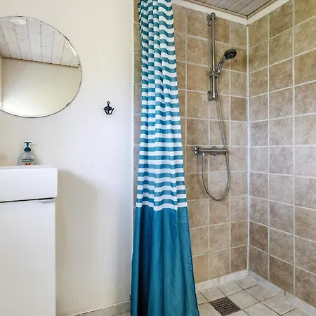 Three-bedroom In 22 * Brovst