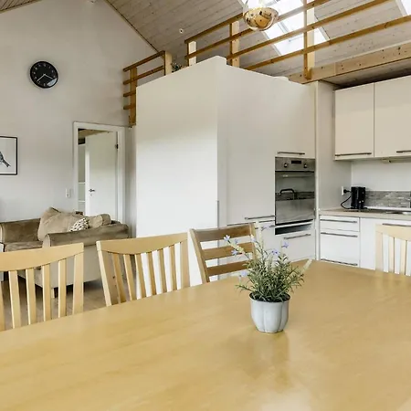 Three-bedroom In 22 Brovst