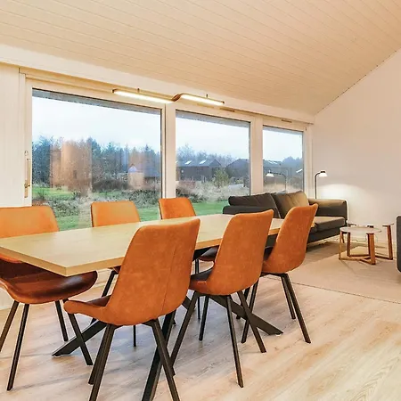 Three-bedroom In 22 *