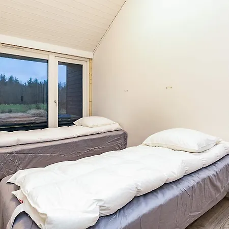 Three-bedroom In 22 Brovst